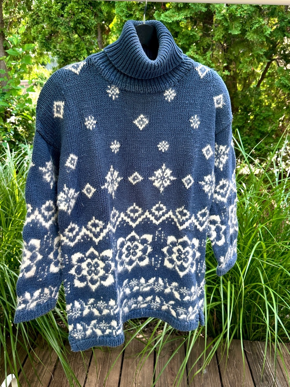 Vintage Compagnie Internationale EXP Handknit Chunky Heavy Cable Knit Sweater